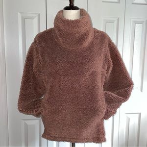 Lululemon warm restore Sherpa pullover size 2